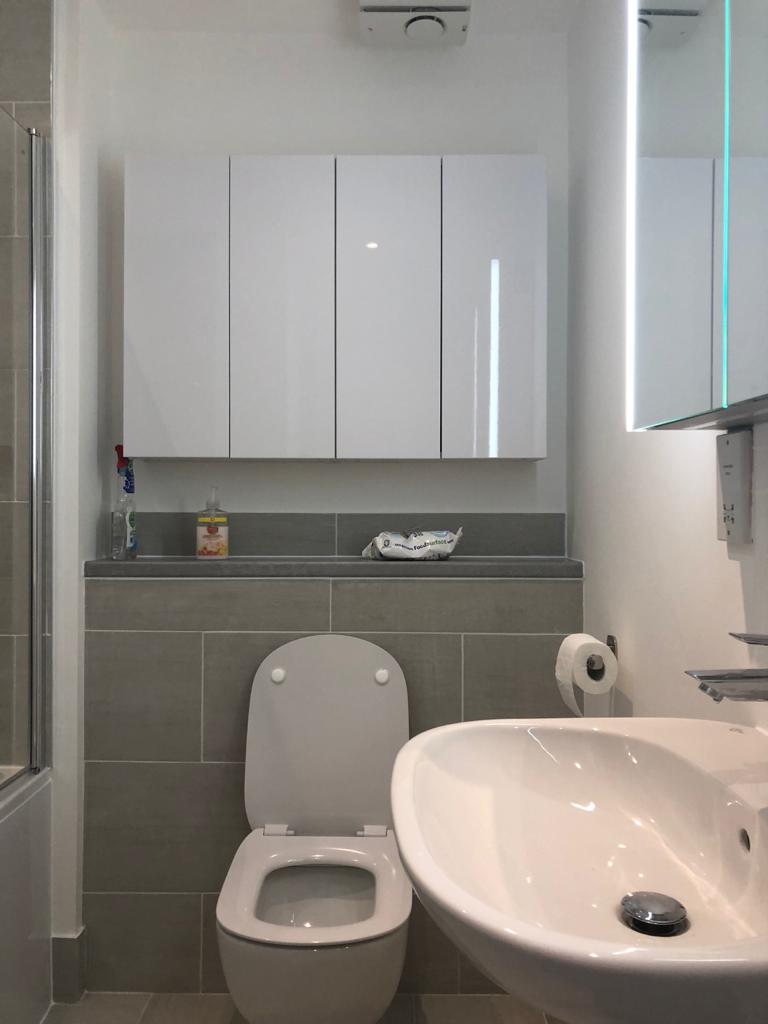 bathroom & toilet fitter beckenham